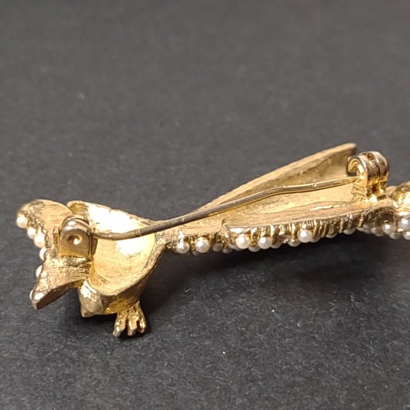 Gold Tone Faux Pearl Cat Brooch With Green Eyes - Picture 15 of 15